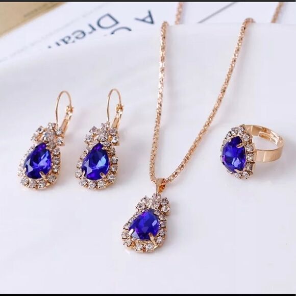💙 Blue Sapphire Gold Plated Crystal Rhinestones Jewelry Set - Picture 2 of 6